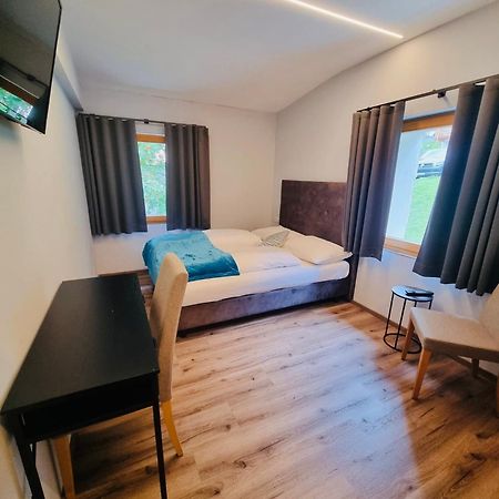 Glacier Rock Guesthouse Solda Bagian luar foto