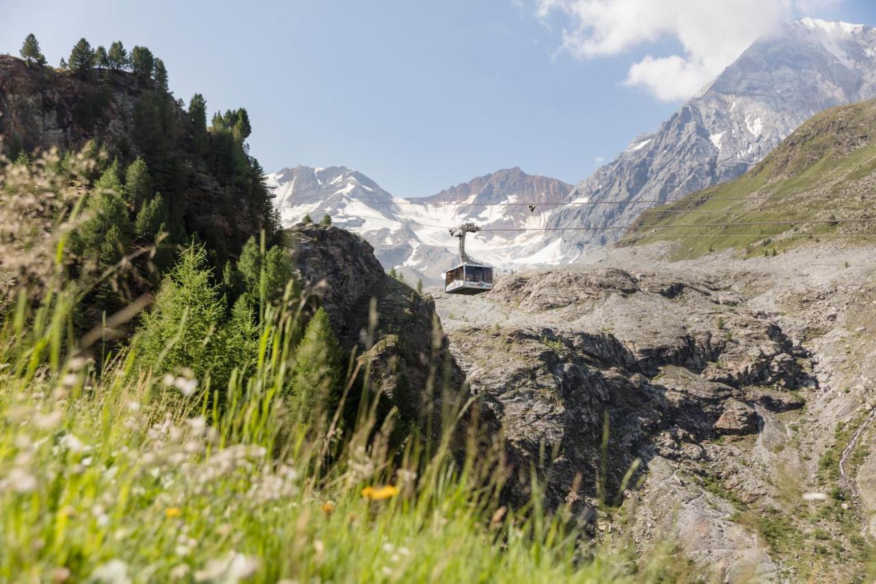 Glacier Rock Guesthouse Solda Bagian luar foto